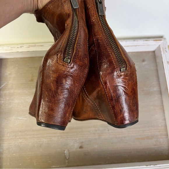 Frye Carson Hidden Wedge 8.5M Cognac Brown Leather Zip Back Western Fall Boots - Picture 6 of 12